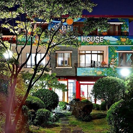 Jeju B.P. Guesthouse ภายนอก รูปภาพ